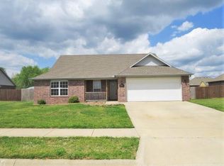 1400 Chitwood St, Pea Ridge, AR 72751