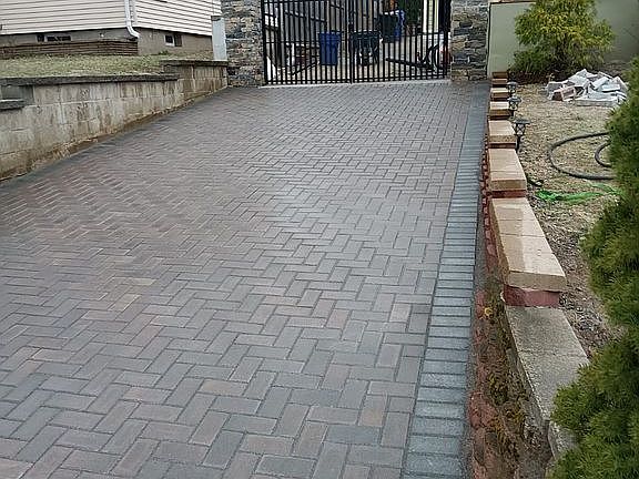 5th image of 759 Tolland St