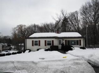 188 Pondview Dr, Chicopee, MA 01020