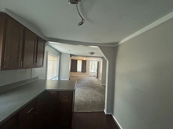 5th image of 316 E George Ave