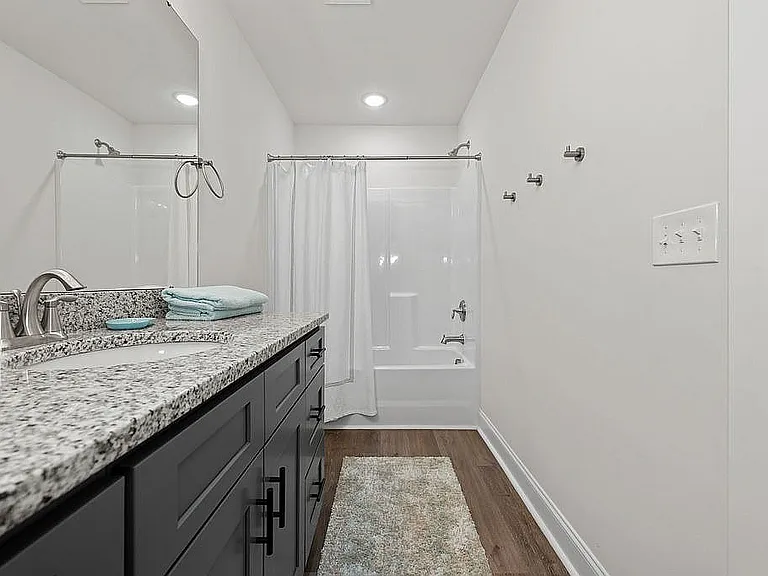 Blu South Bathroom