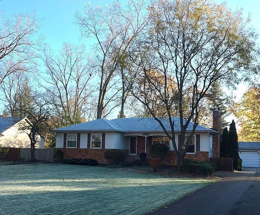 1st image of 21130 Sunnydale St