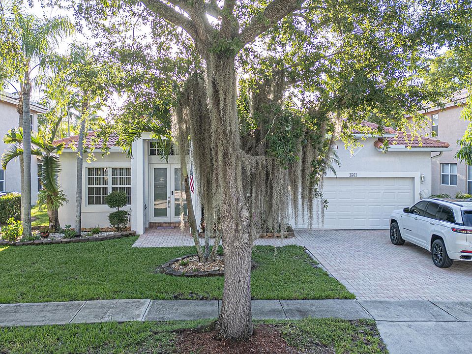 1st image of 1561 NW 168th Avenue
