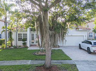 1561 NW 168th Ave, Pembroke Pines, FL 33028