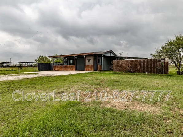 226 Sunfire Trl, Seguin, TX 78155