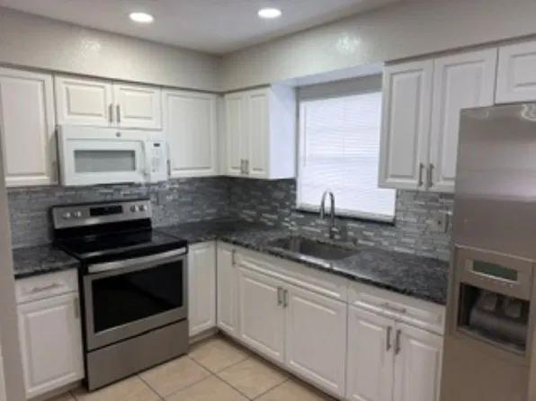 9428 N 50th St, Tampa, FL