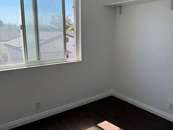 4th image of 4544 Clairemont Dr #2