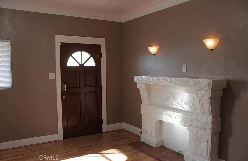 2 bed, 1.0 bath, 880 sqft, $2,500 — Photo 1