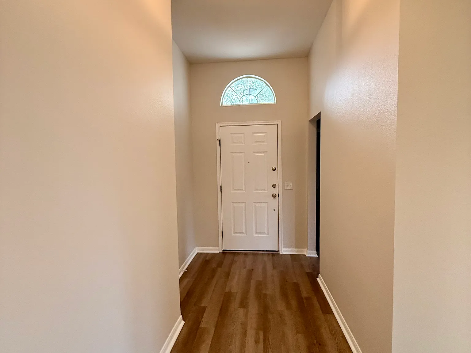 4 bed, 1742 sqft, $2,350 — Photo 3