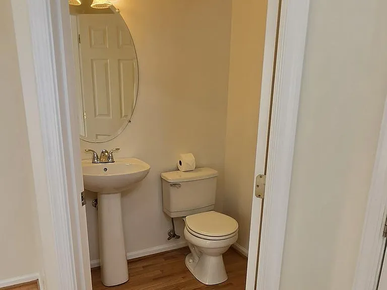 12723 Sullivan Ct — Photo 4