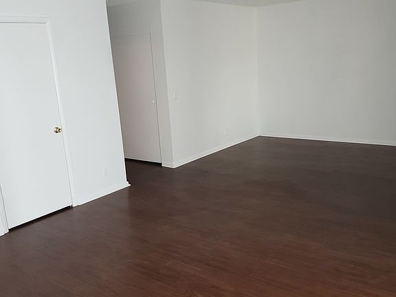 3rd image of 526 Wardelle St Unit C