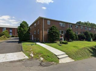30 Coleman St #30L, West Haven, CT 06516