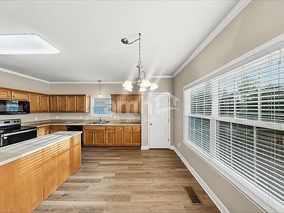 5th image of 1167 Cynthia Ln