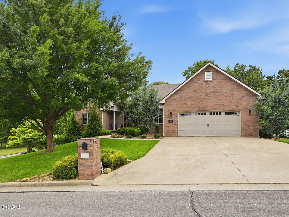 1st image of 2401 Stinnett Dr