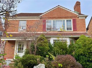 19835 Winslow Rd, Shaker Heights, OH 44122