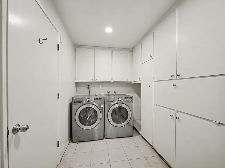 10424 Oletha Ln — Photo 42