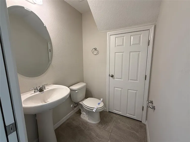 5072 Avalon Park Blvd — Photo 5