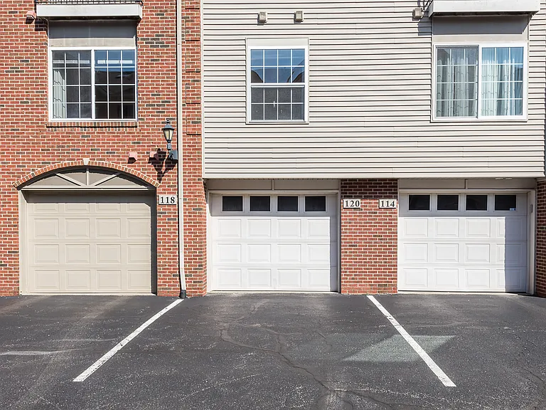120 W Oakbrook Dr — Photo 34