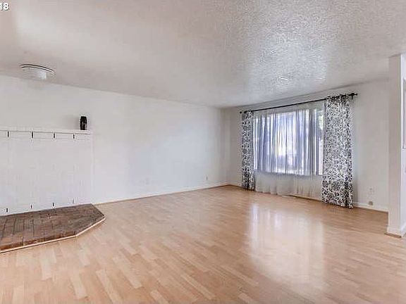 5th image of 2754 SE Brent St