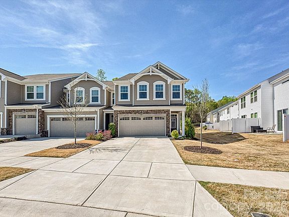 3rd image of 4716 Darcey Way