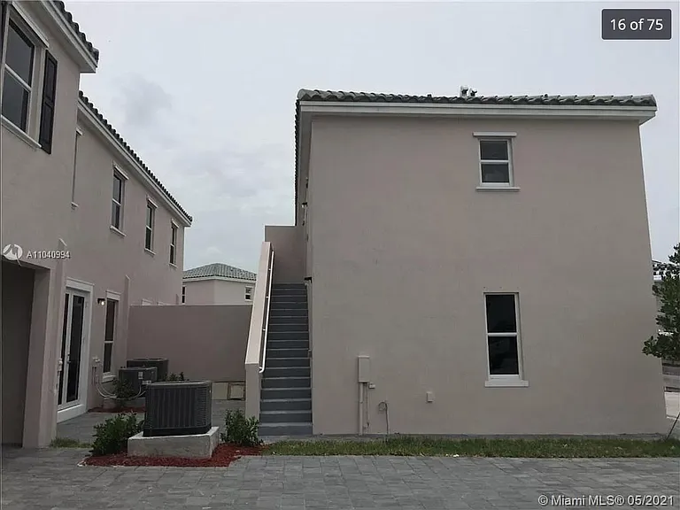 9520 SW 171st Ct — Photo 12