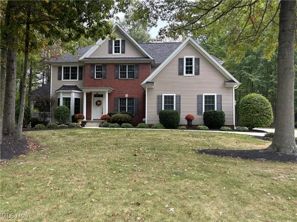 6869 Boardwalk Dr, Poland, OH 44514