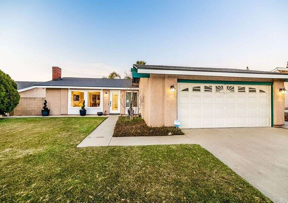1st image of 3031 E Saint Andrews Dr