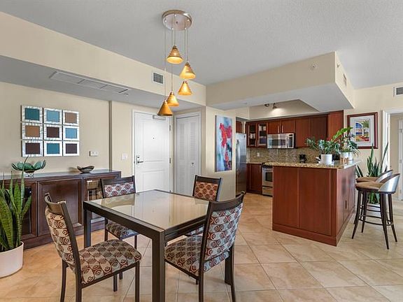 4th image of 403 S Sapodilla Ave APT 319
