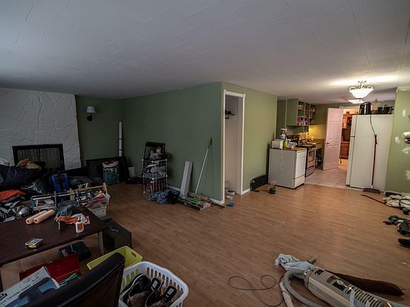 5th image of 5823 50th Ave