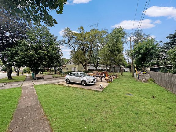 3rd image of 1109 Allen Ave