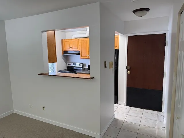 Building Photo - 3441 W Foster Ave #107