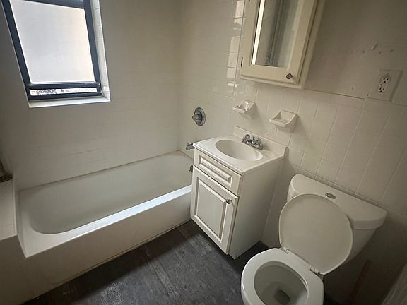 4th image of 690 Rogers Ave APT 1C