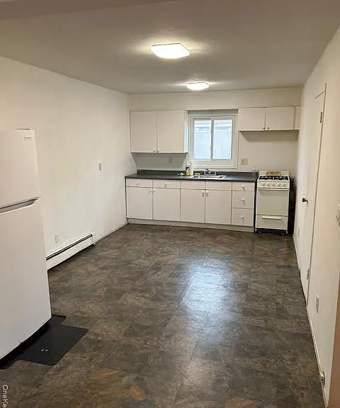 639 S Wellwood Ave #B6 — Photo 9