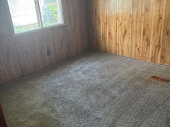5th image of 163 SE Willow Way