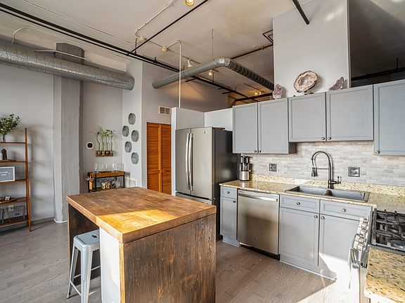 4th image of 2024 S Wabash Ave APT 605