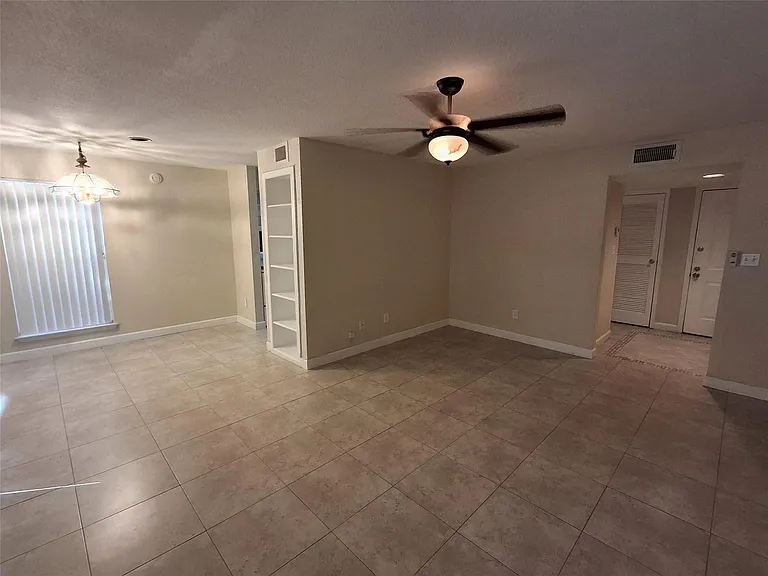 899 Riverside Dr #613 — Photo 23
