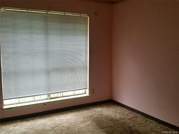 5th image of 1247 Hawkins St