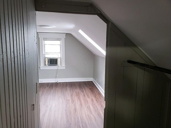 3rd image of 2343 Stratford Ave #2