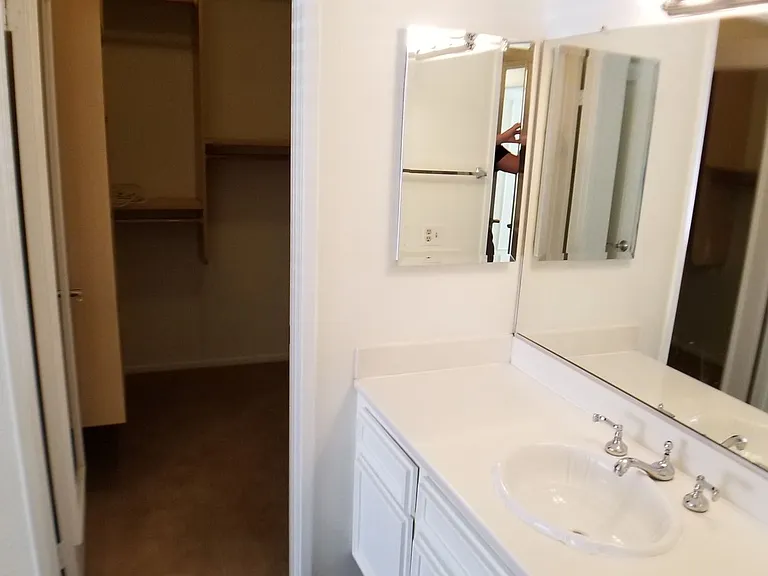 112 Corsica Dr — Photo 17