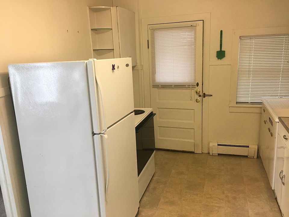 Kitchen refrigerator and electric stove