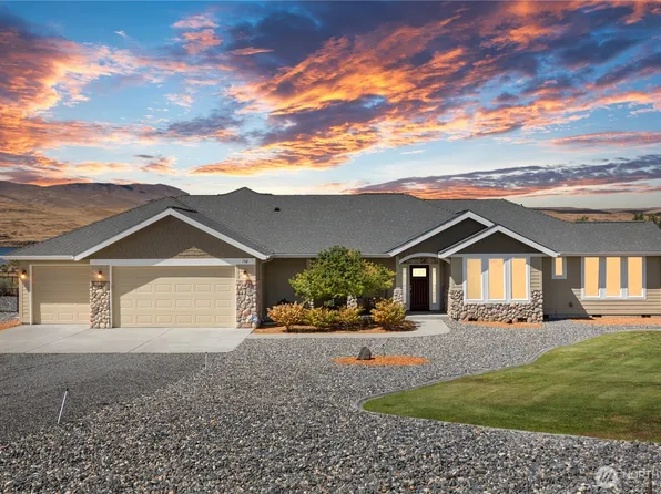 702 Lakeside Way SW, Mattawa, WA 99349
