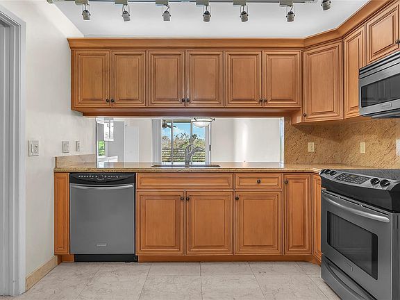 2nd image of 3503 Oaks Way #414