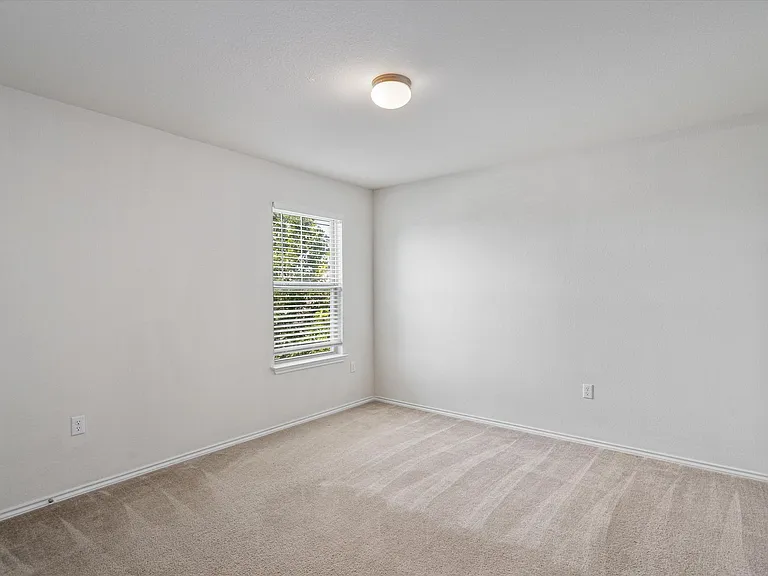 146 Russet Trl — Photo 24