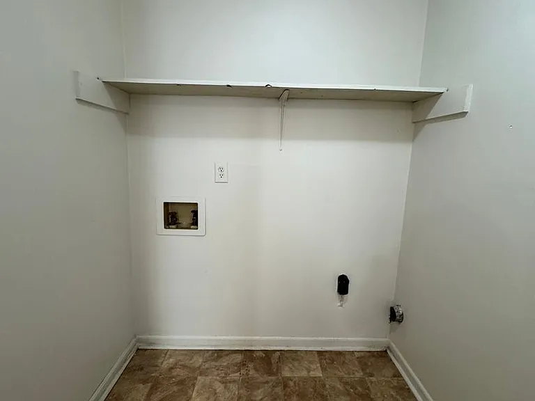 118 Burlington Rd NE — Photo 8
