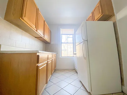 Rented by RealTegrity NY LLC | media 14