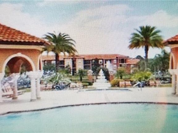 3rd image of 5572 Metrowest Blvd #10