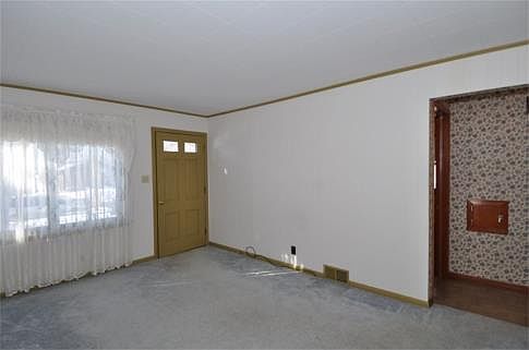 3rd image of 4382 S Griffin Ave