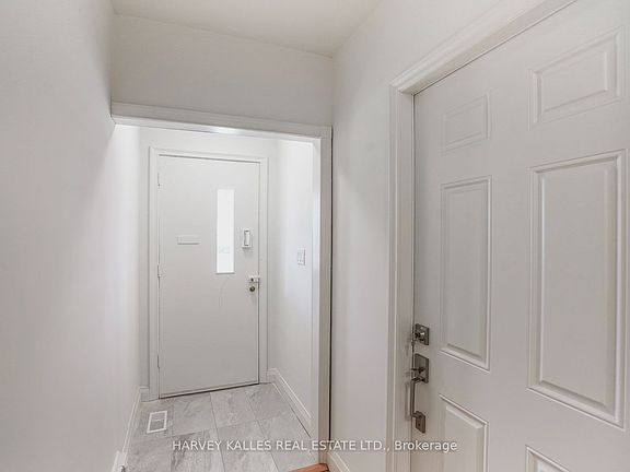 4th image of 47 Stayner Ave