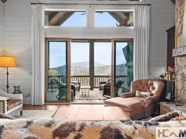 210 Hearth Stone Way, Cashiers, NC 28717