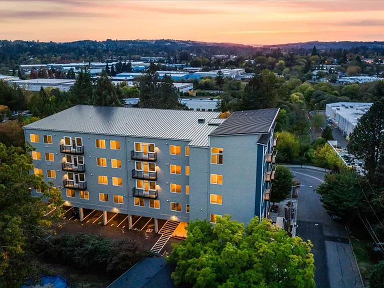 Hermoso View Apartments — Photo 14